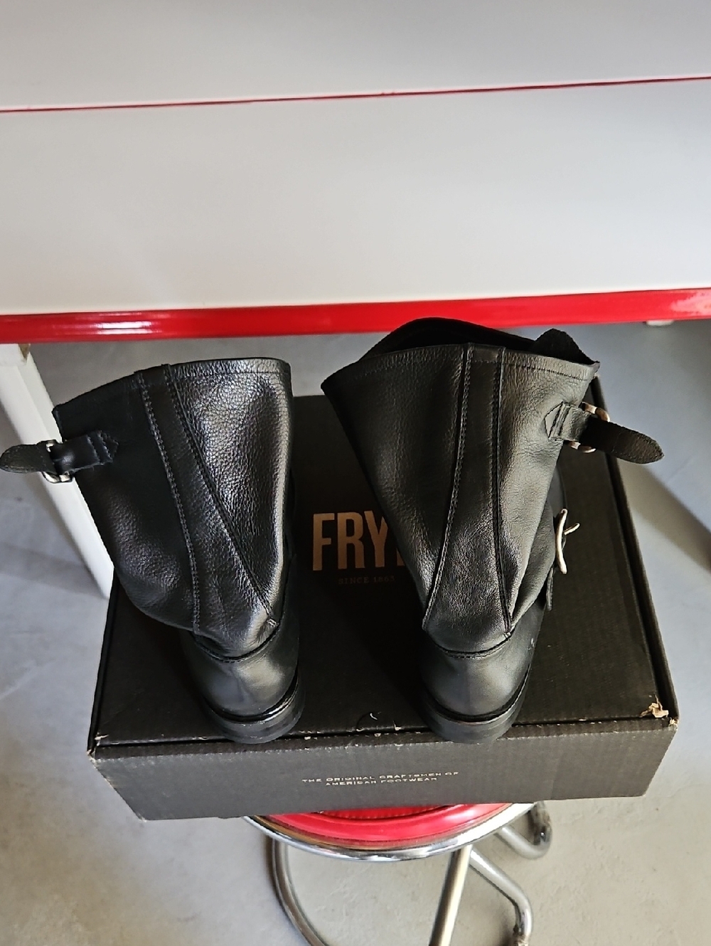 Frye  High Quality Black Leather Mid-Calf Veronica Short Boots. - Picture 4 of 4